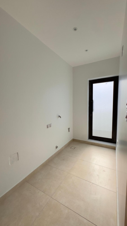 property 123 image 2