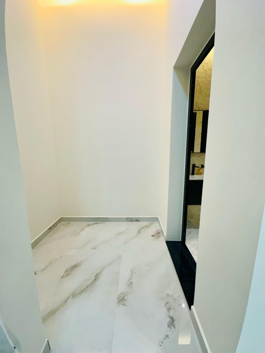 property 143 image 7