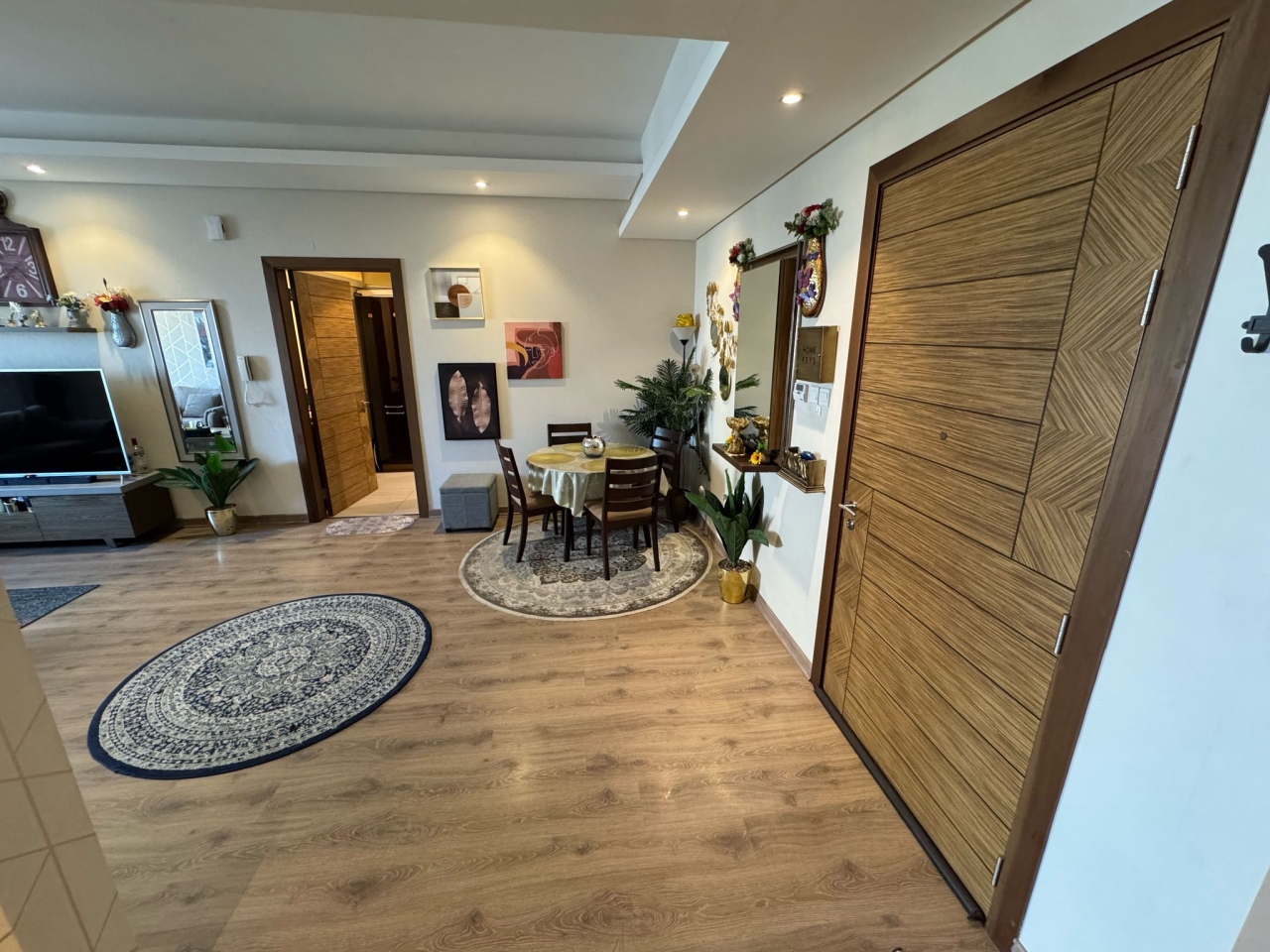 property 170 image 0