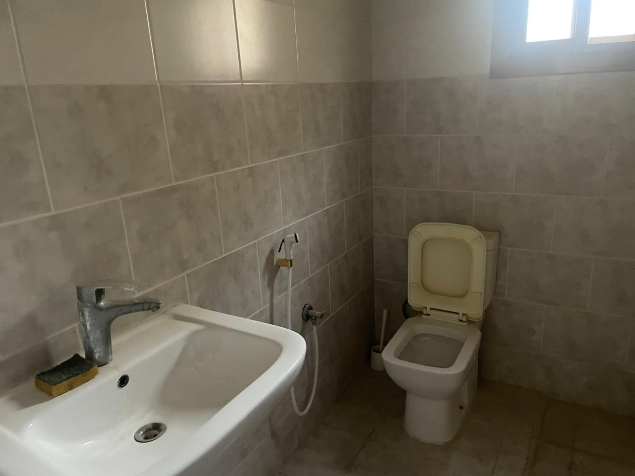 property 195 image 0