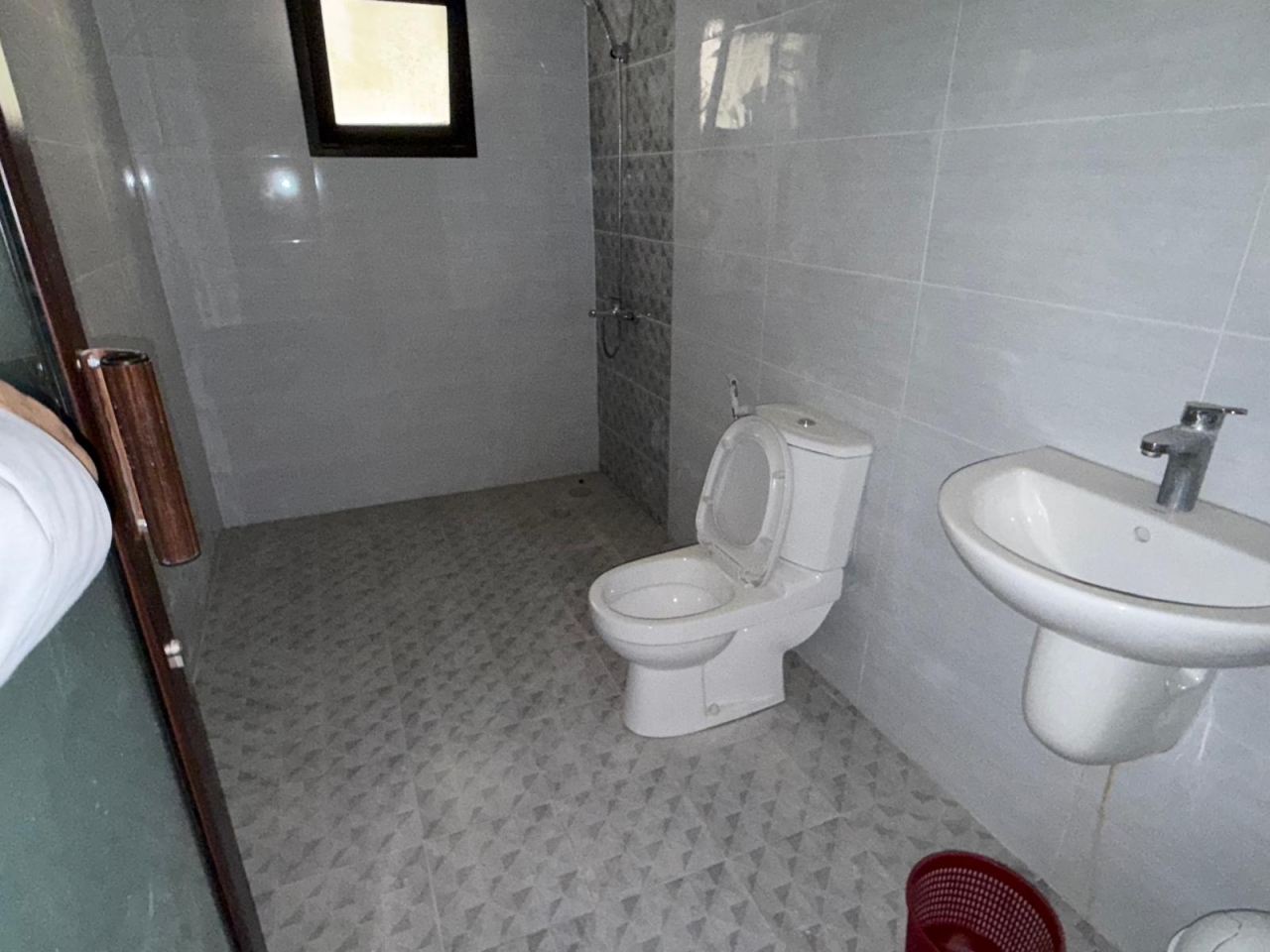 property 196 image 0