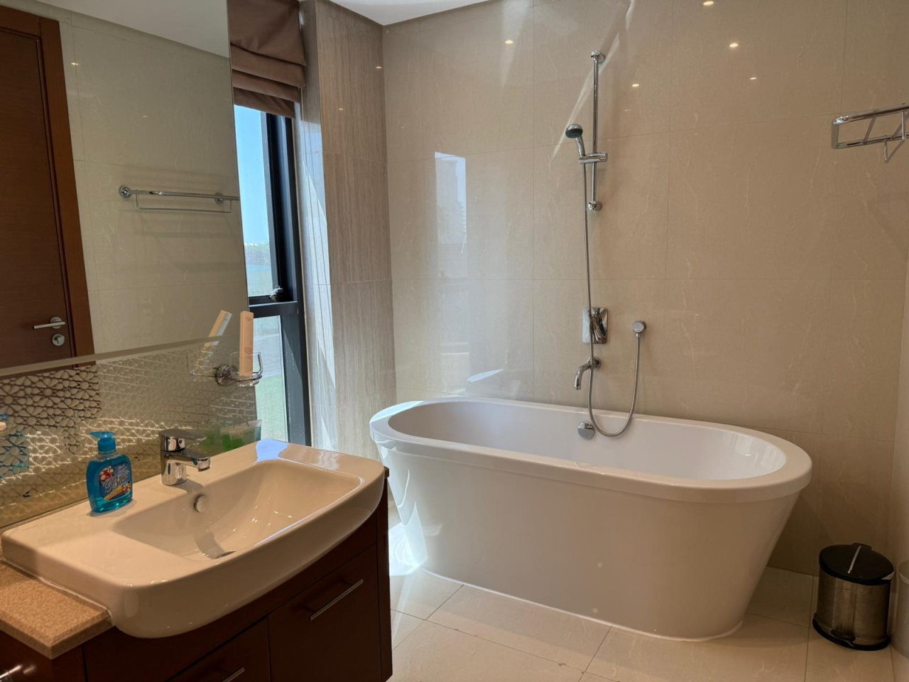 property 206 image 3