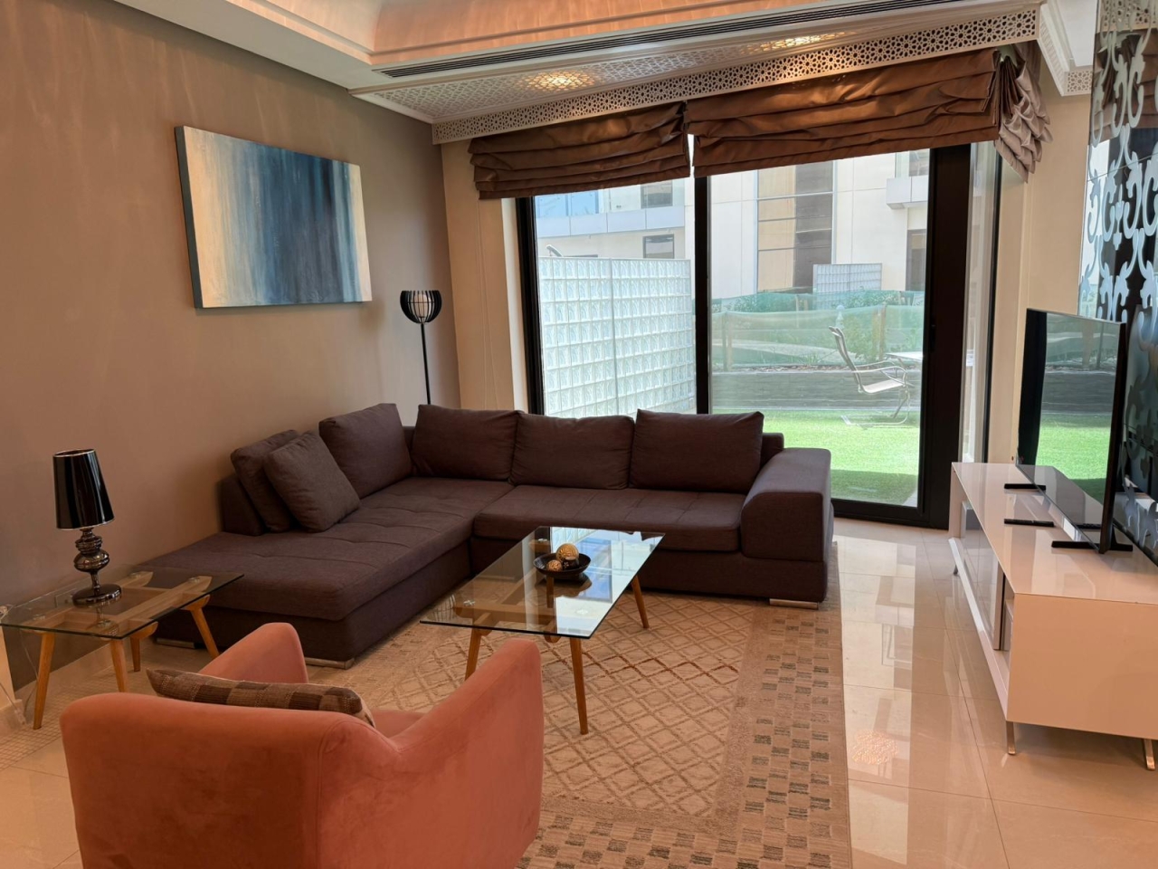 property 206 image 6