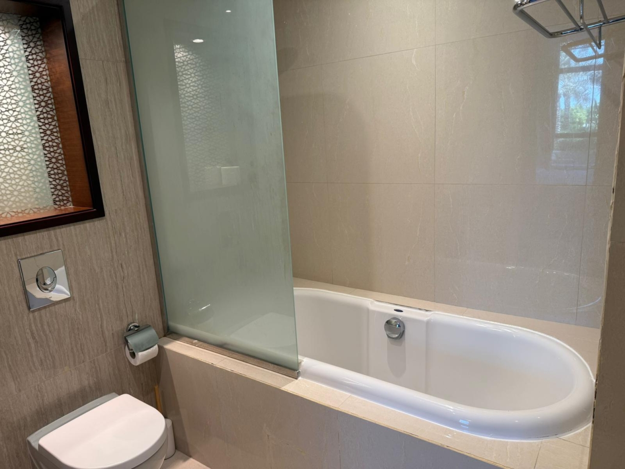 property 206 image 0