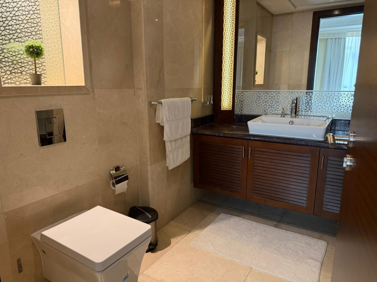 property 209 image 6