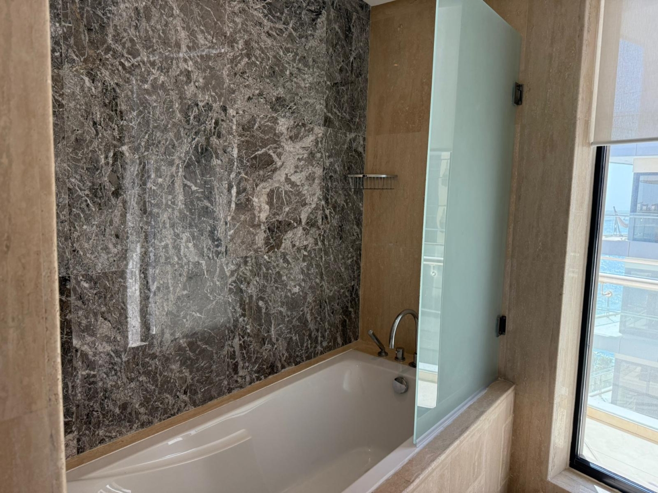 property 209 image 1