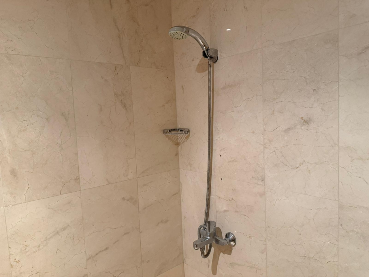 property 209 image 13