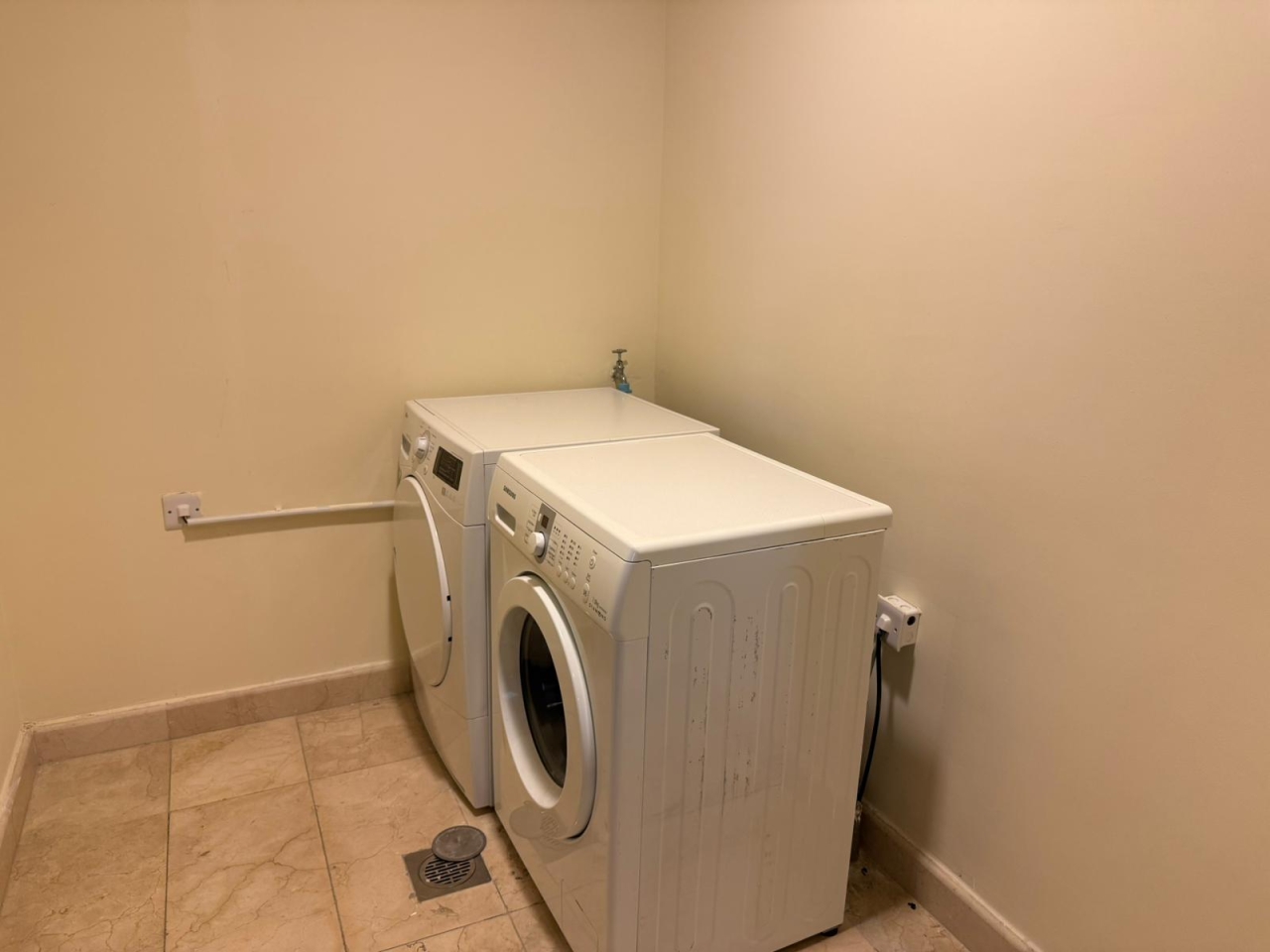 property 209 image 12