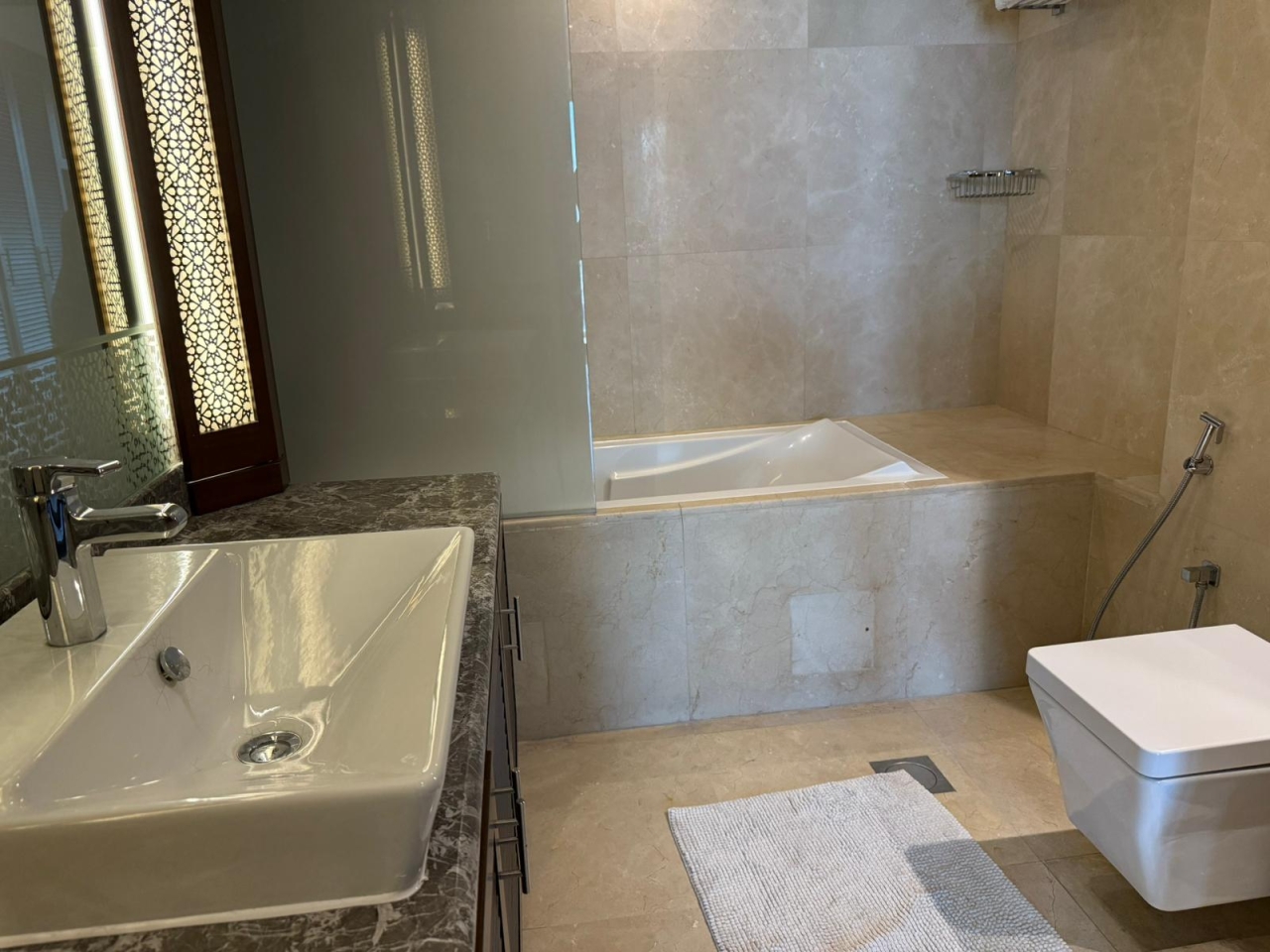 property 209 image 10