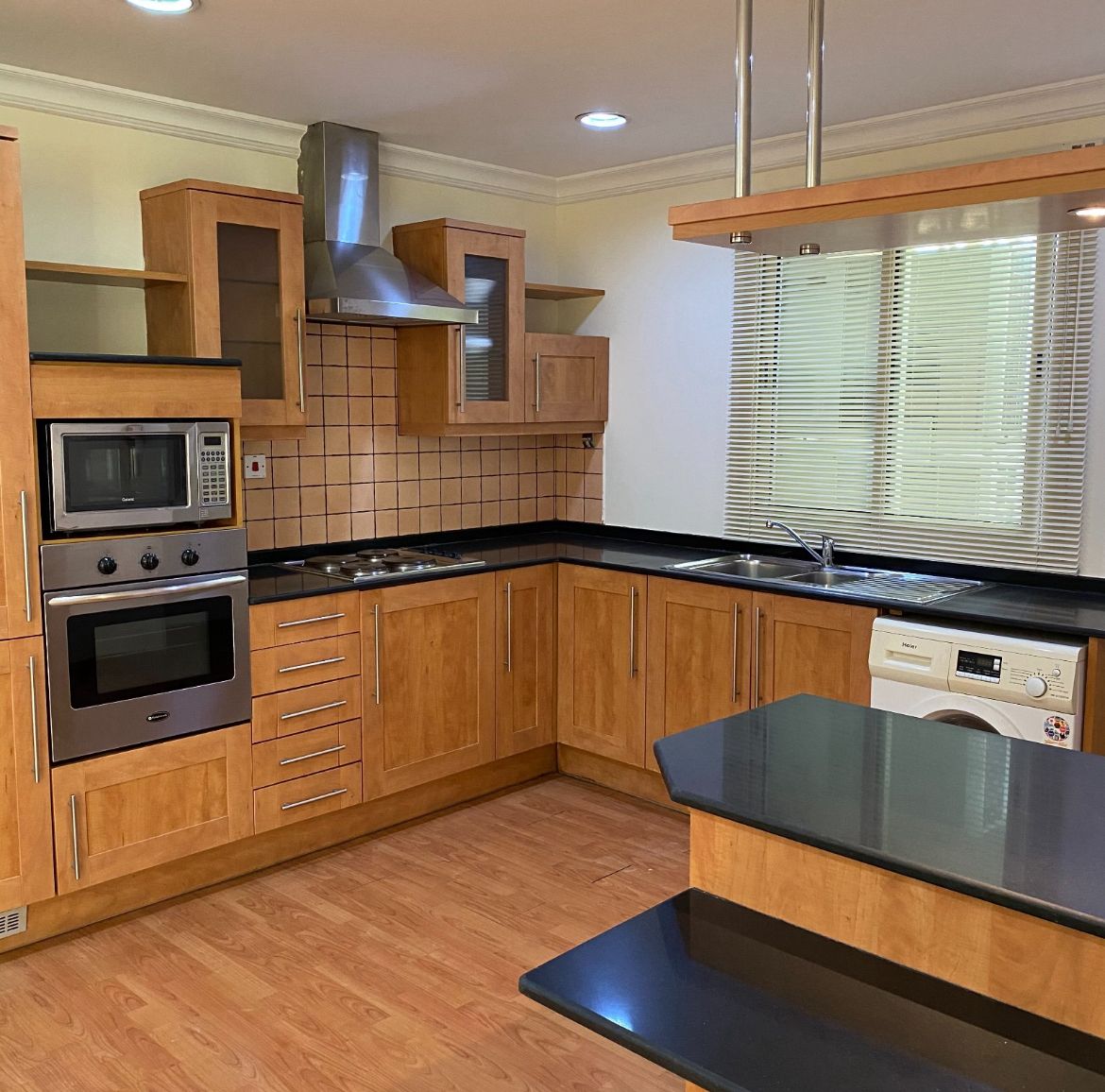 property 281 image 0