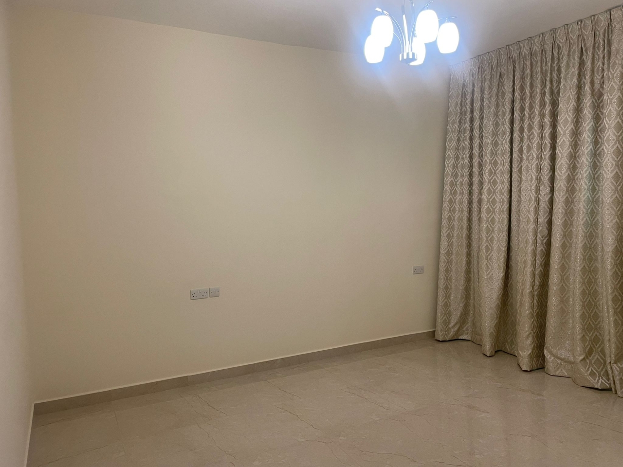 property 282 image 0