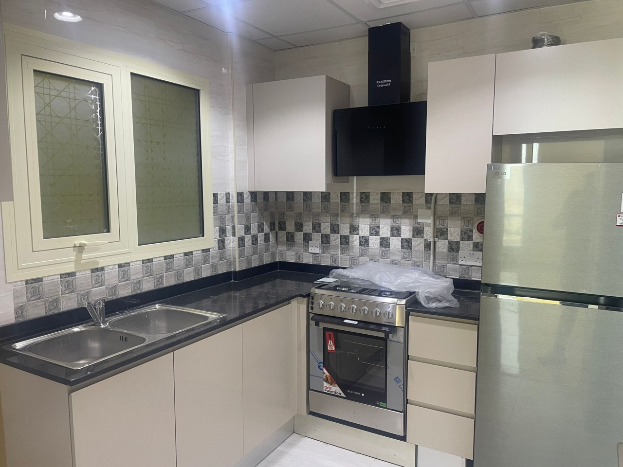 property 283 image 4