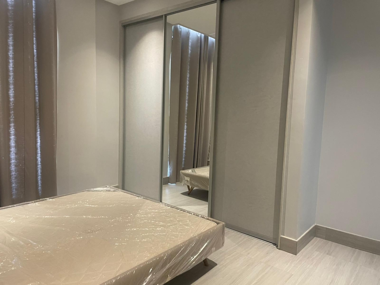 property 284 image 0