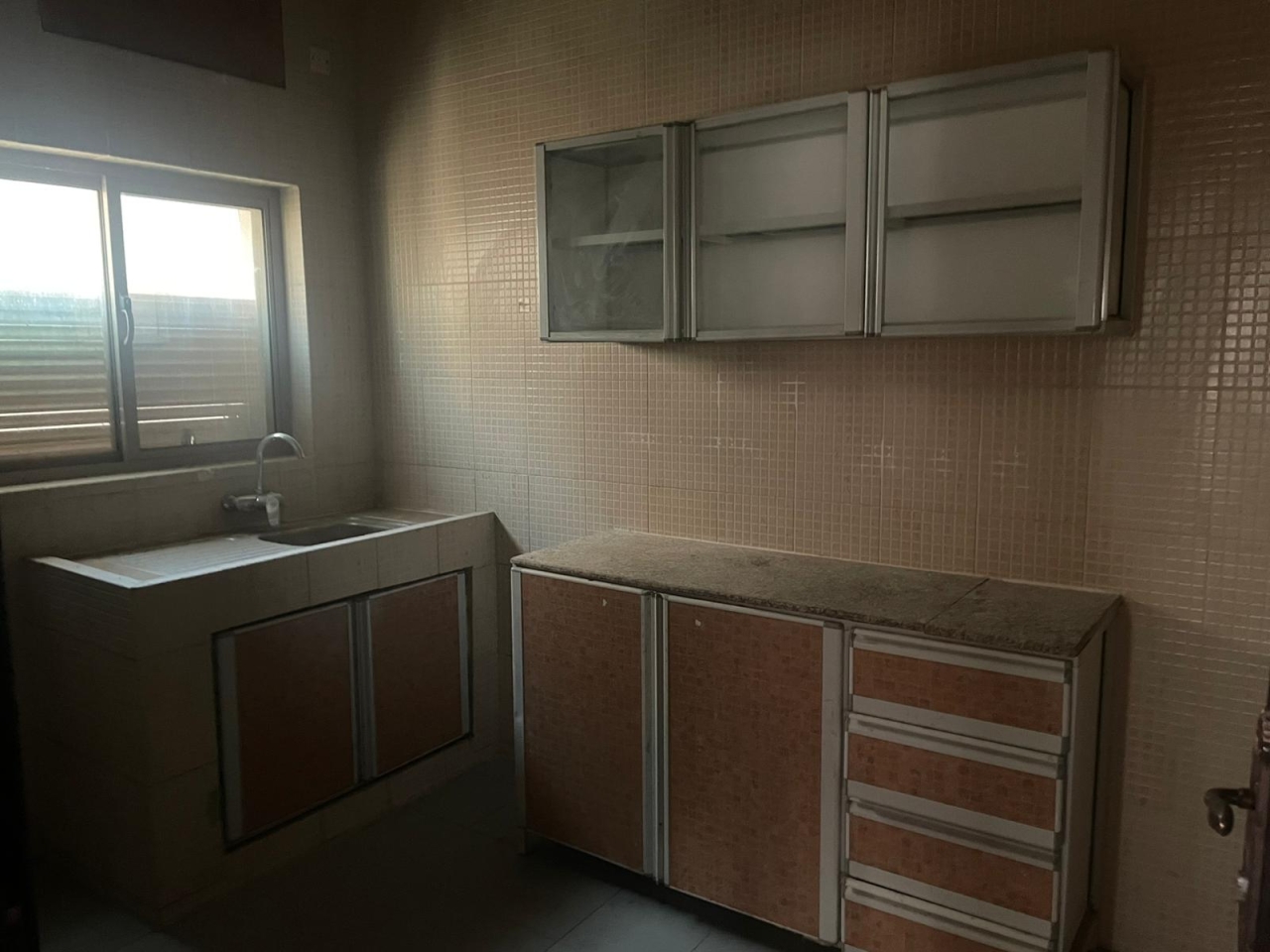 property 290 image 4