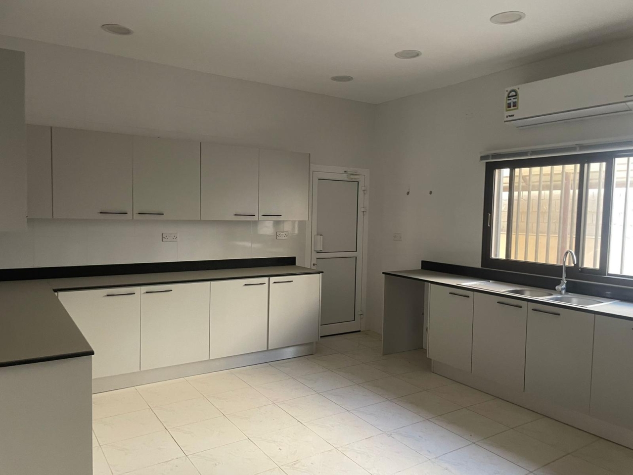 property 291 image 0