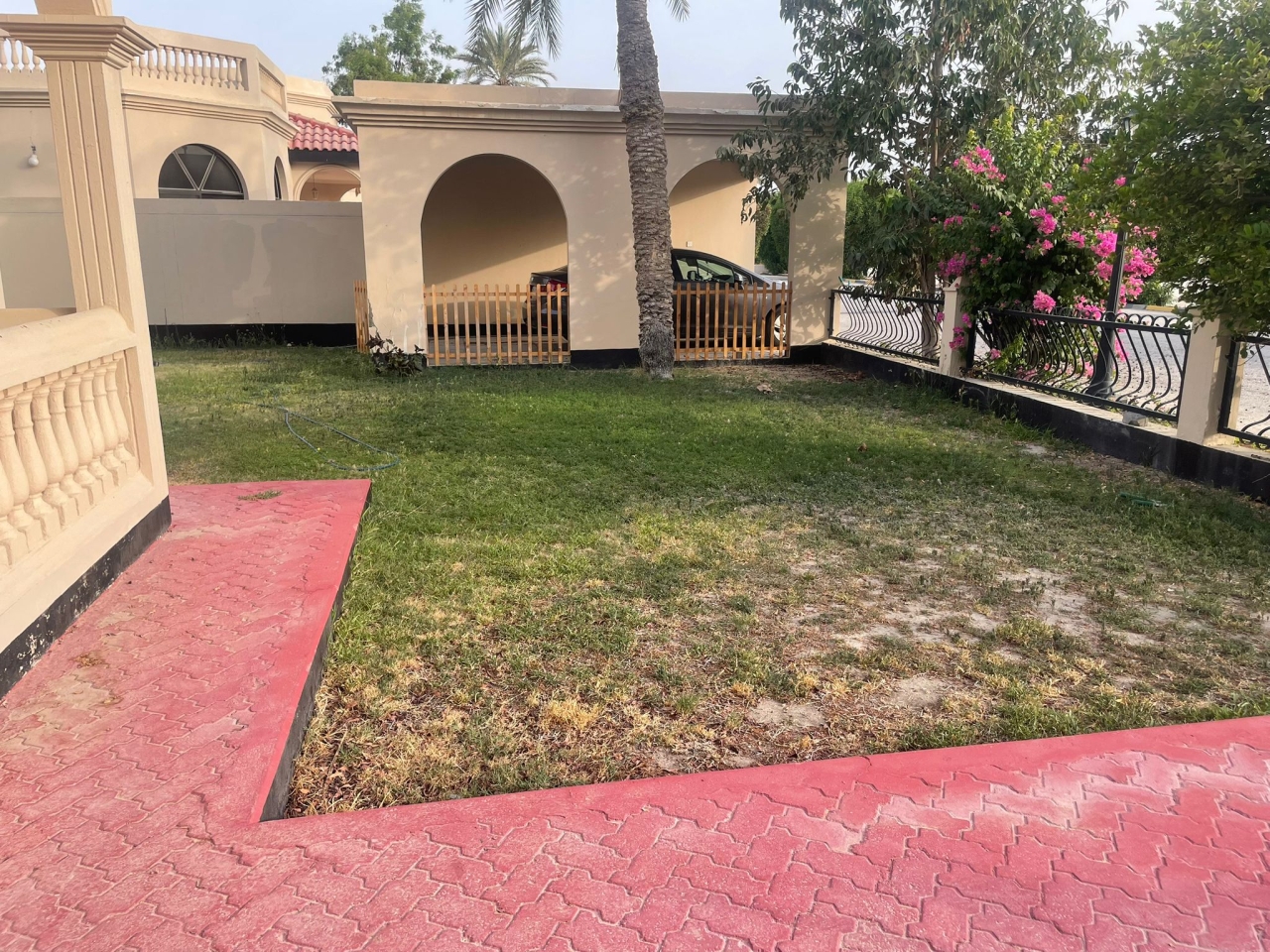 property 292 image 4