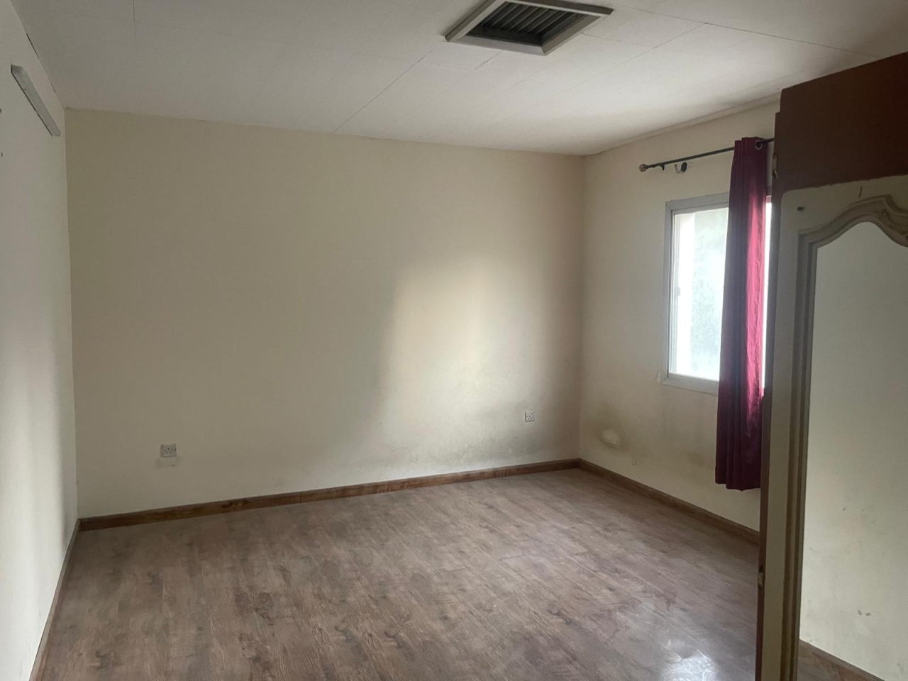 property 293 image 0