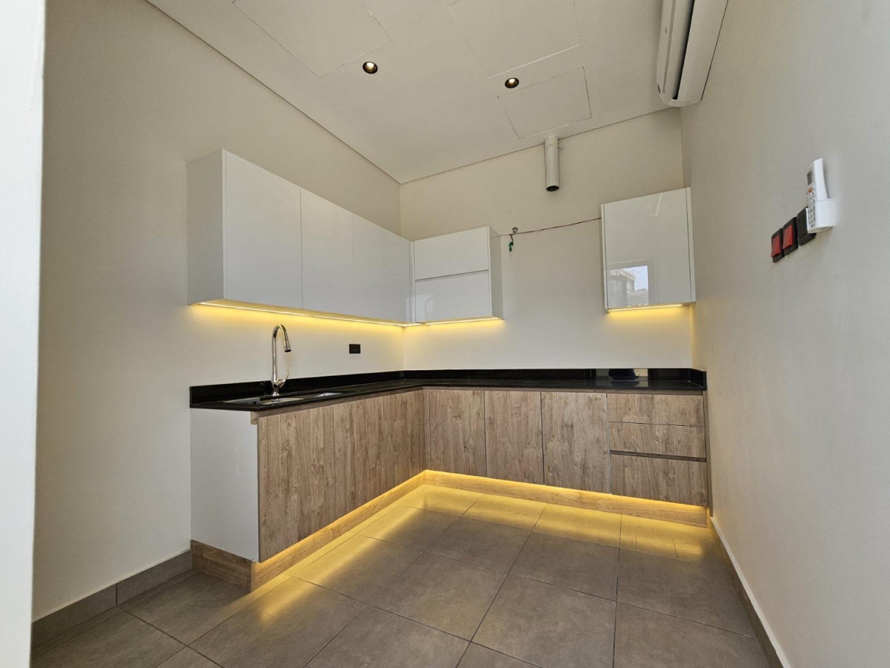 property 295 image 7