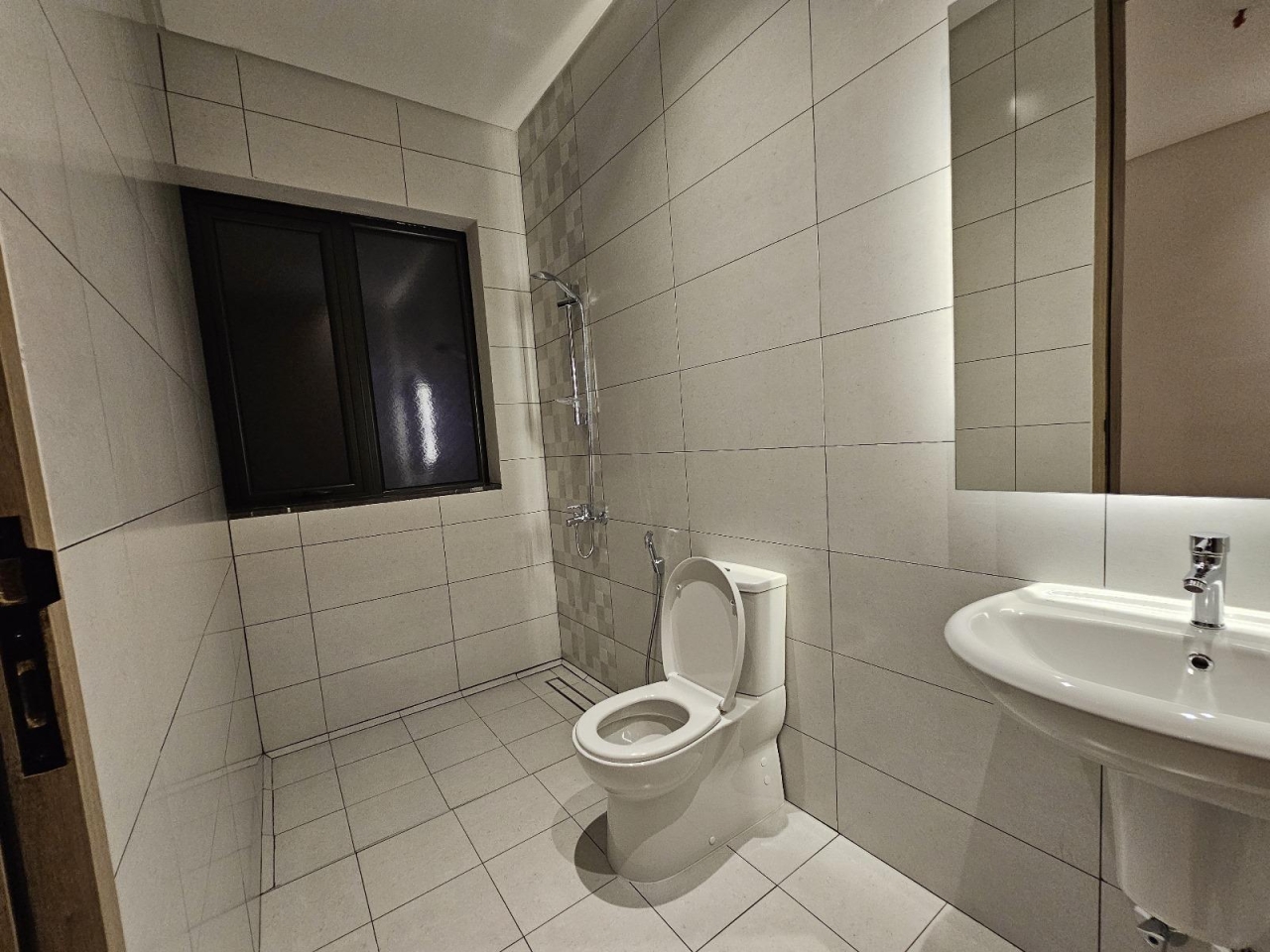 property 295 image 6