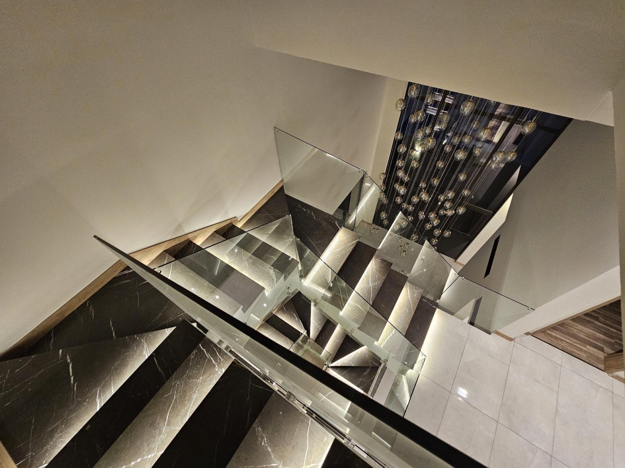 property 295 image 3