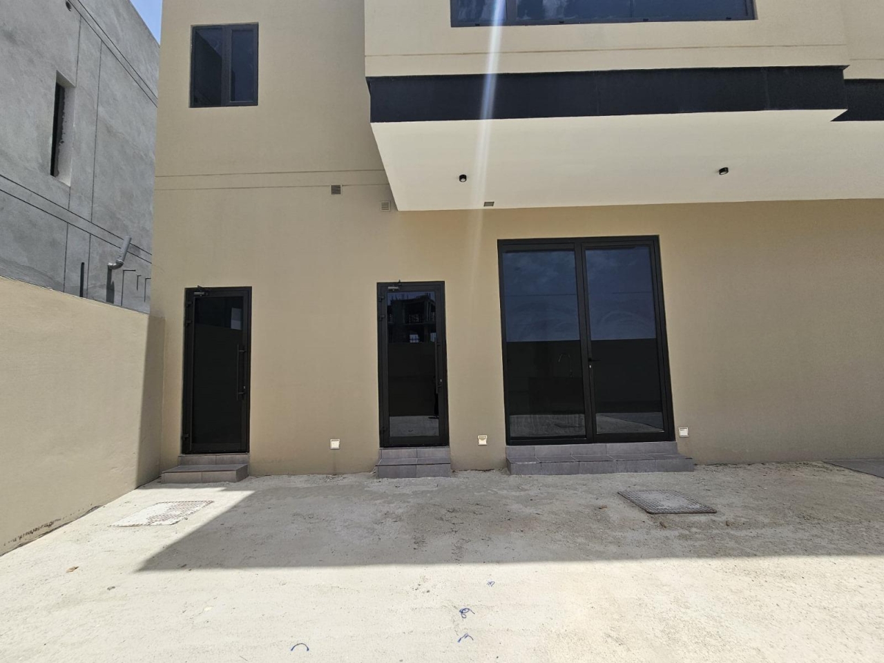 property 295 image 1