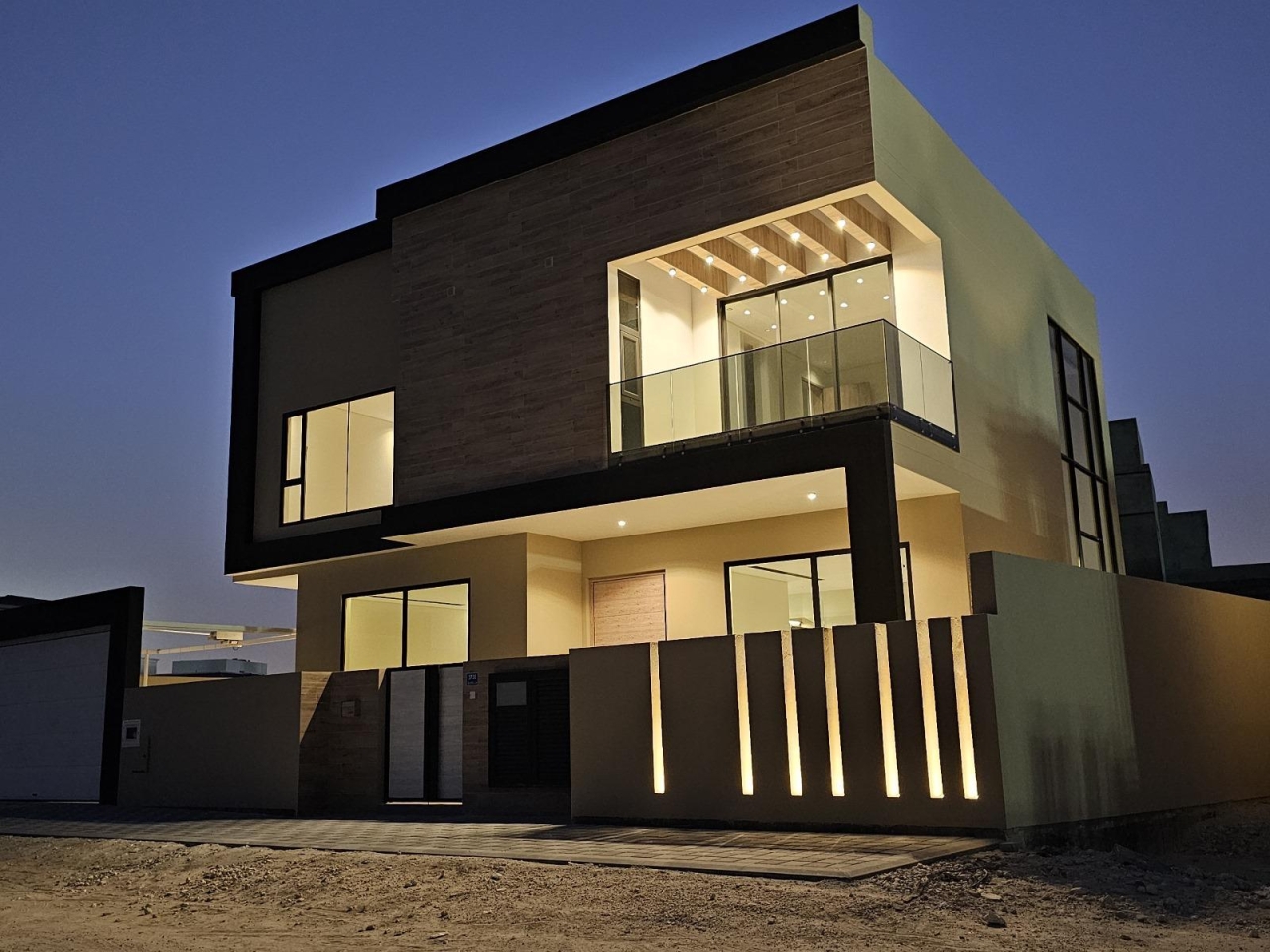 property 295 image 0