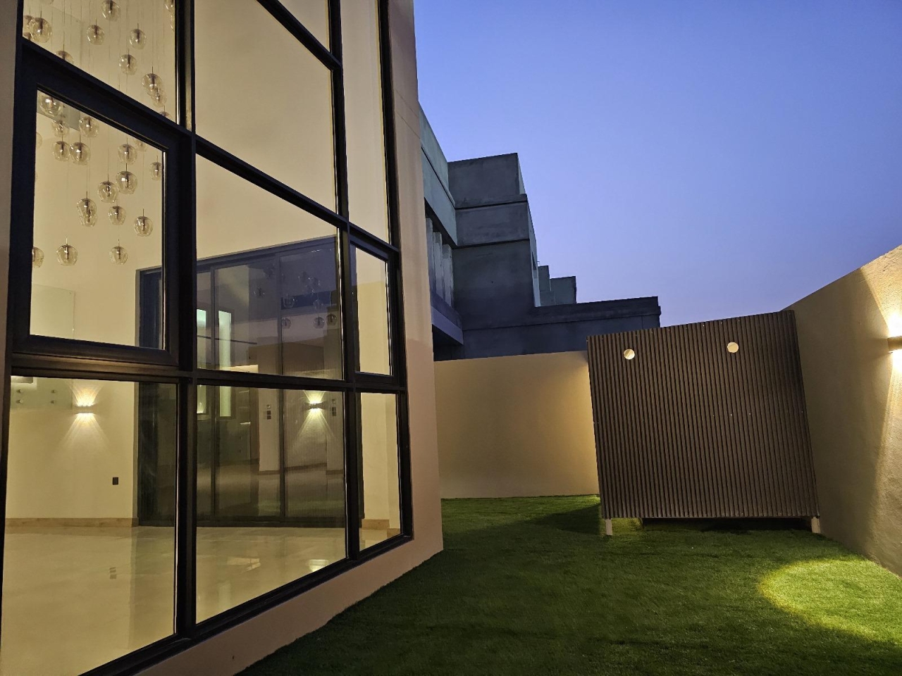 property 295 image 4