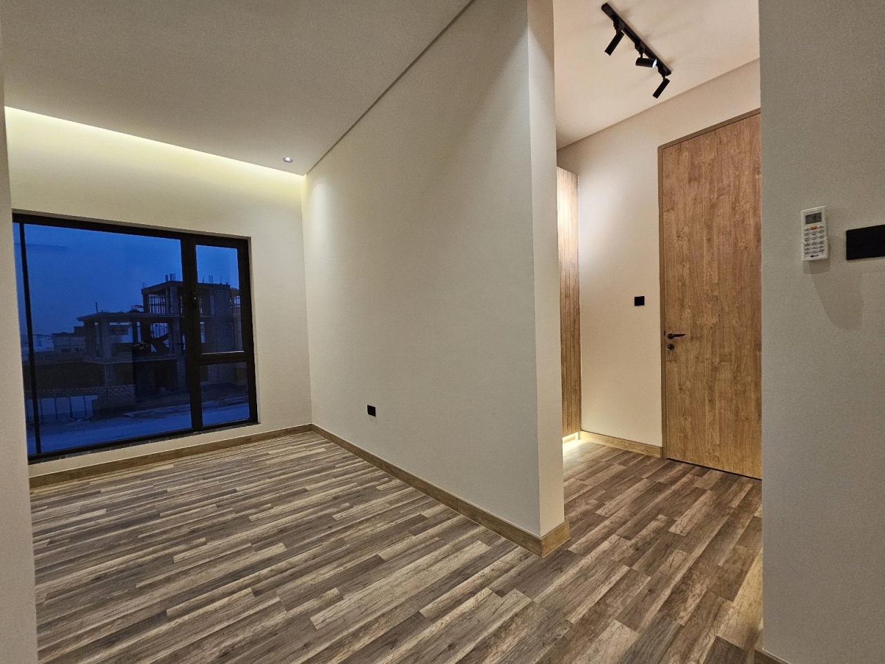 property 295 image 11