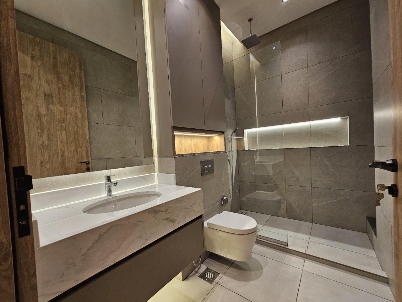 property 295 image 15