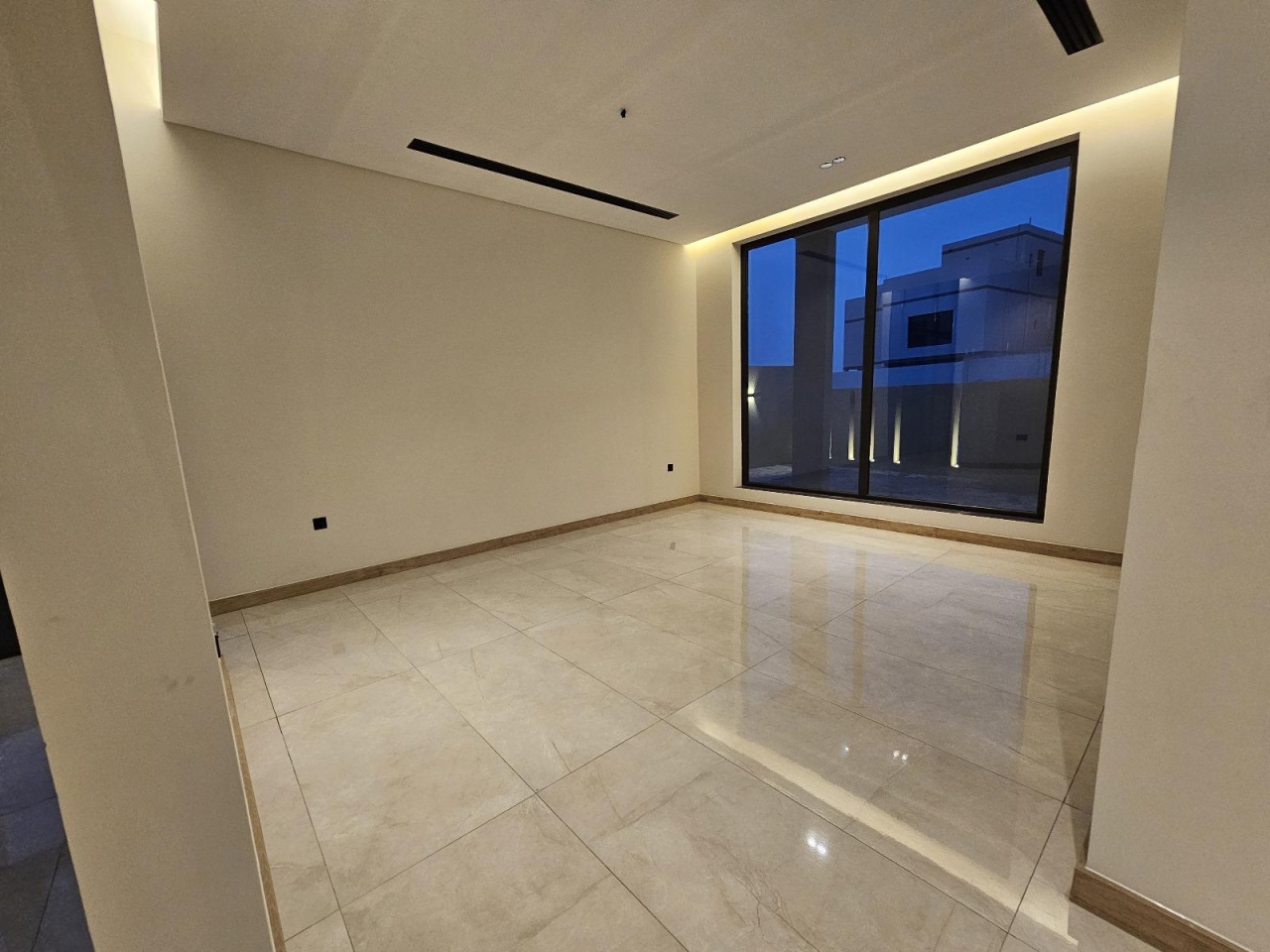 property 295 image 21