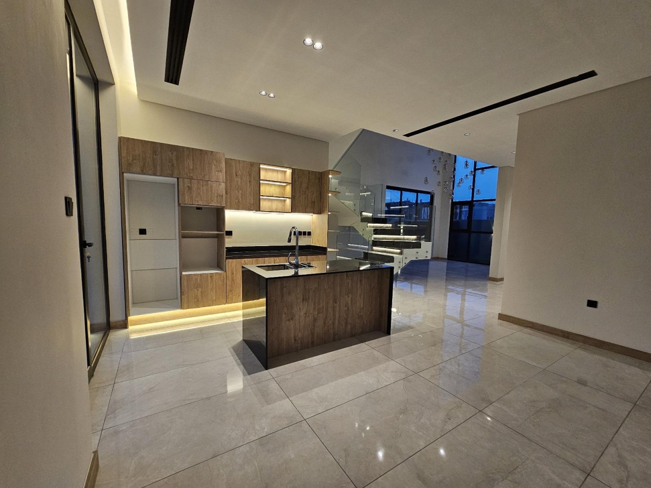 property 295 image 27