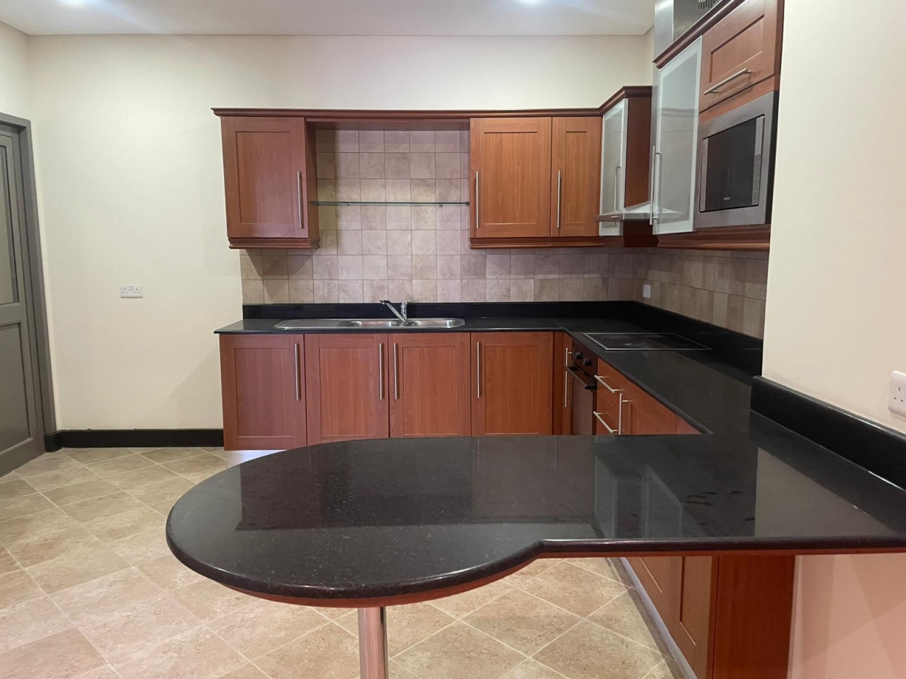 property 296 image 3