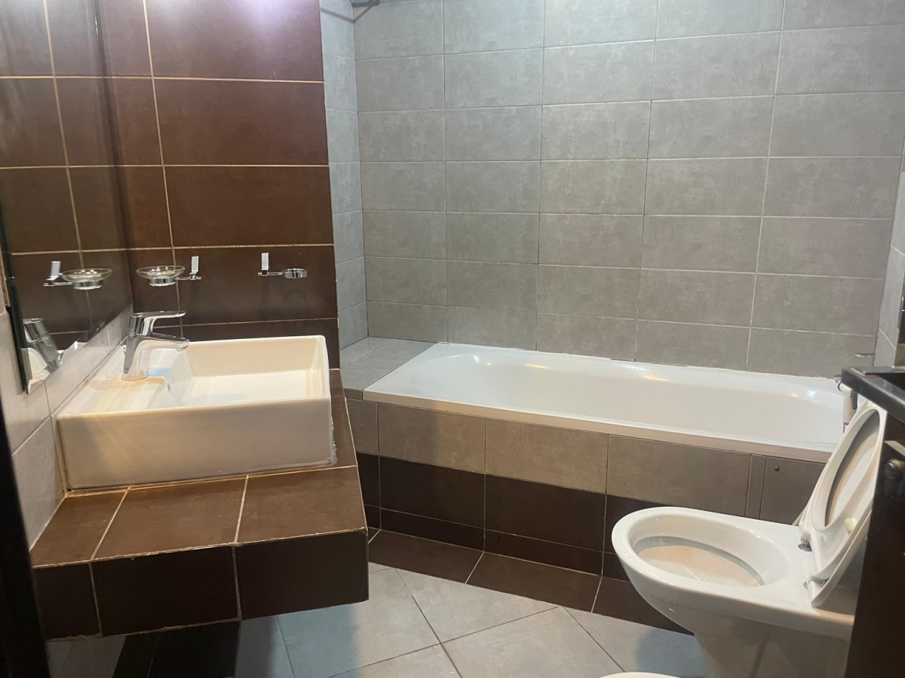 property 297 image 0