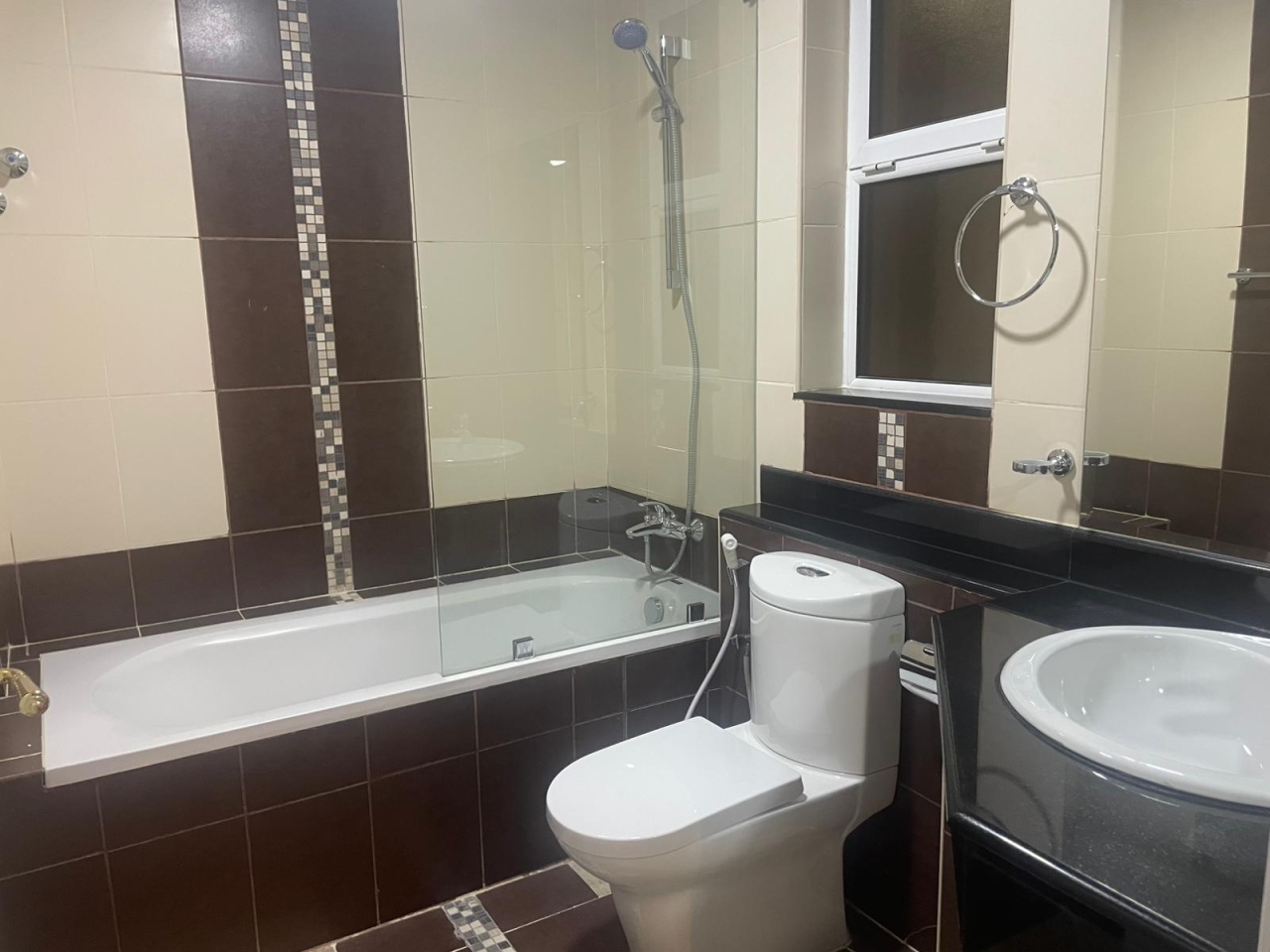 property 302 image 8