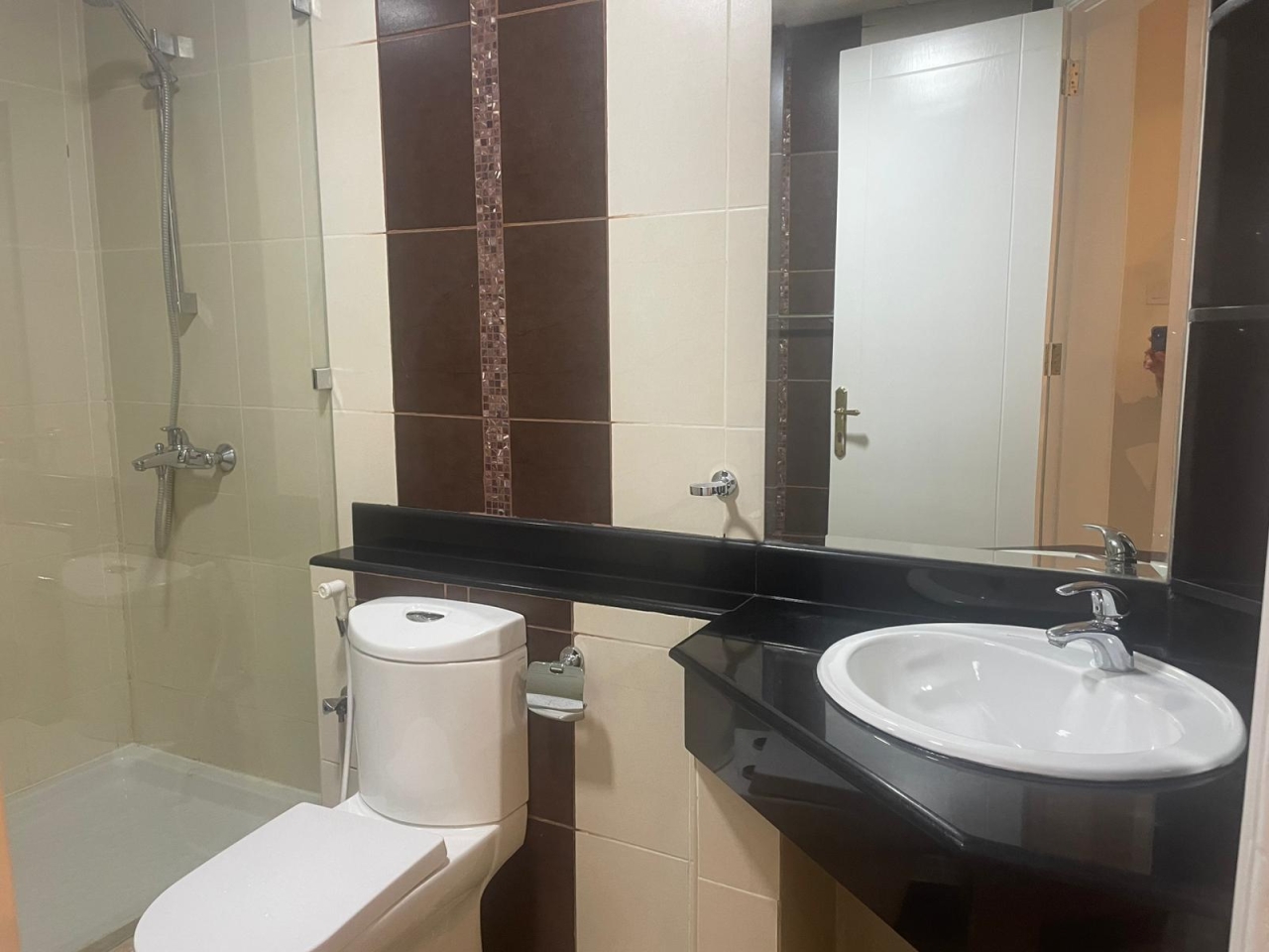 property 302 image 4