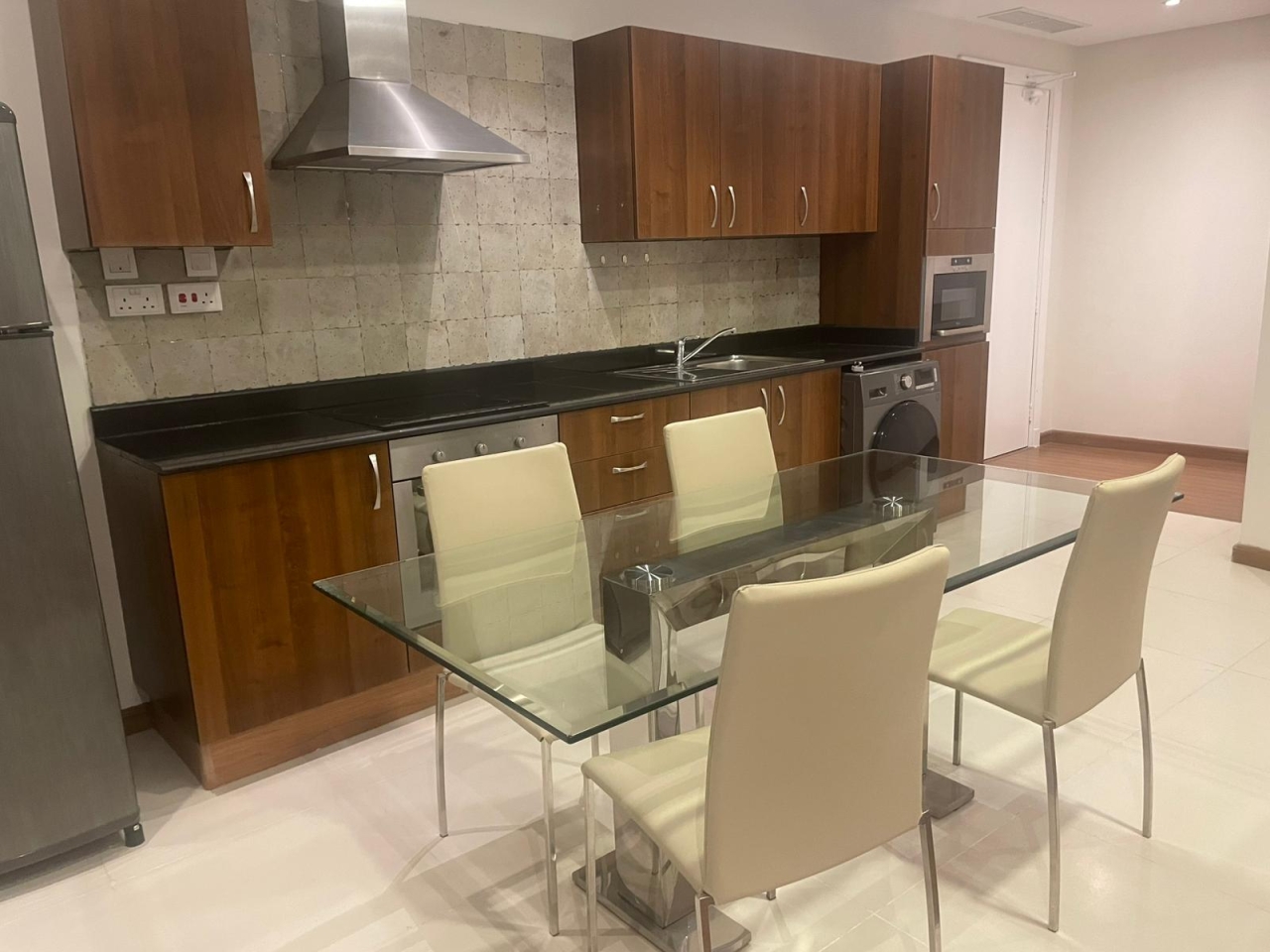 property 302 image 9