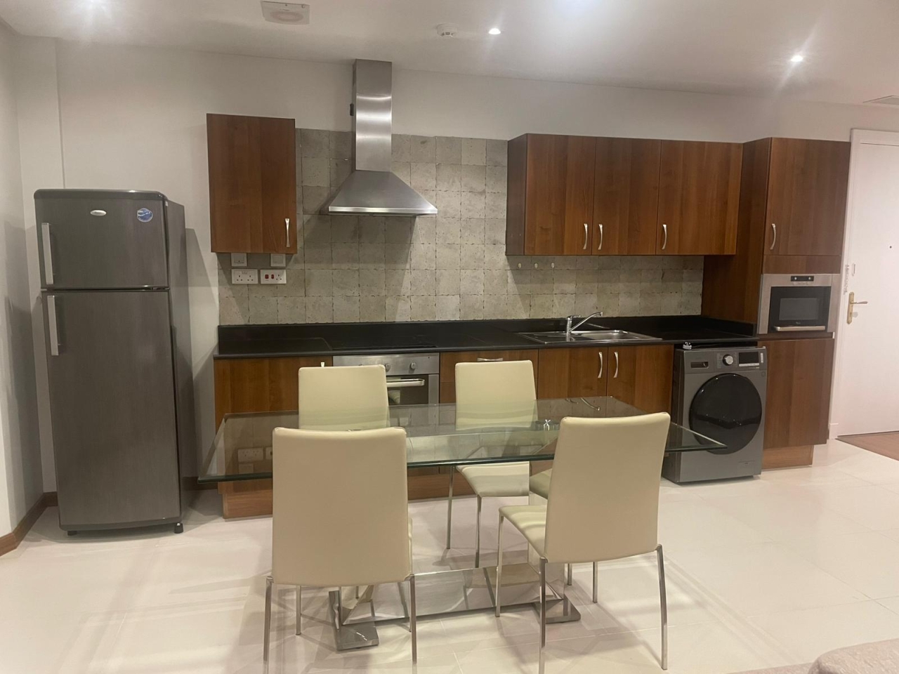 property 302 image 10