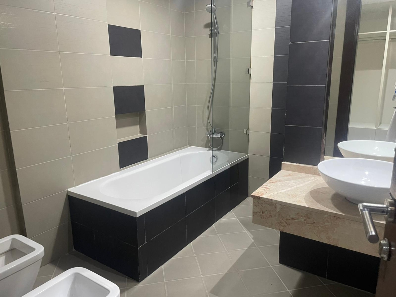 property 305 image 0