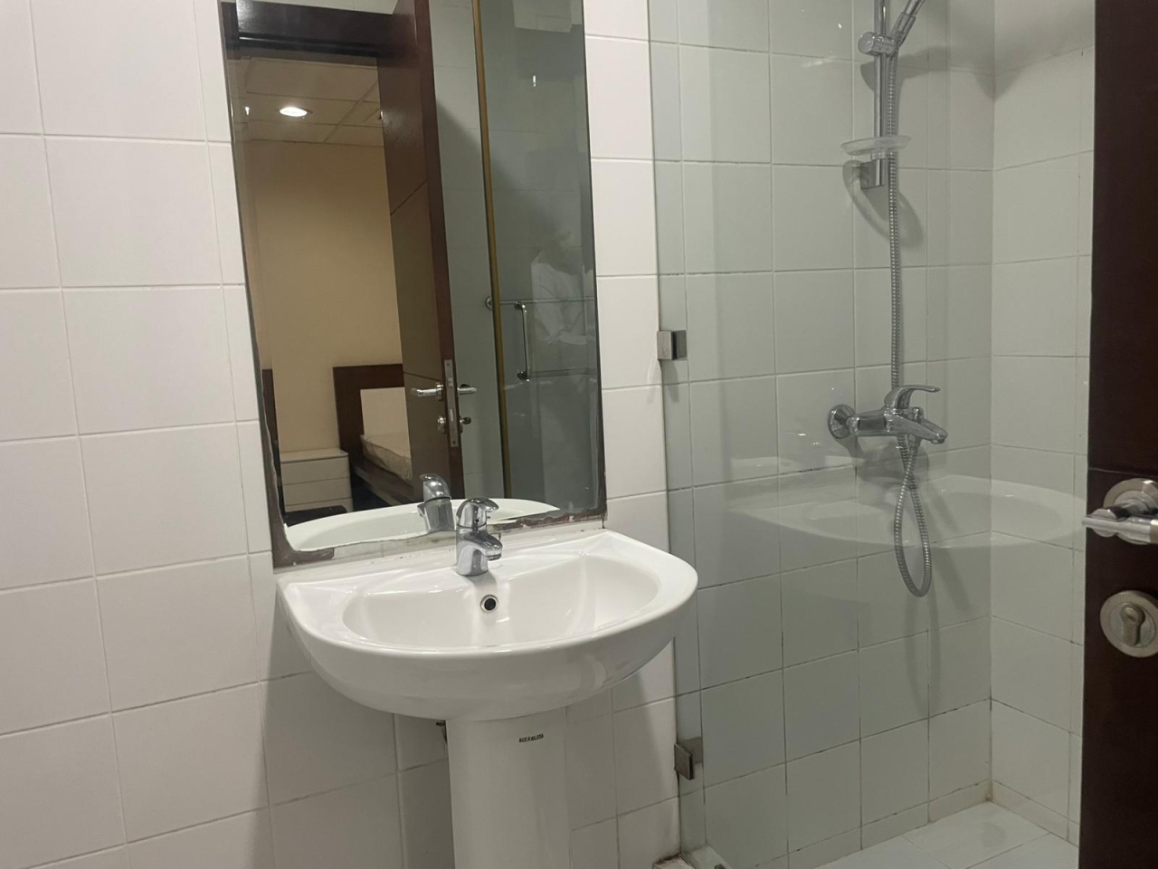 property 305 image 1