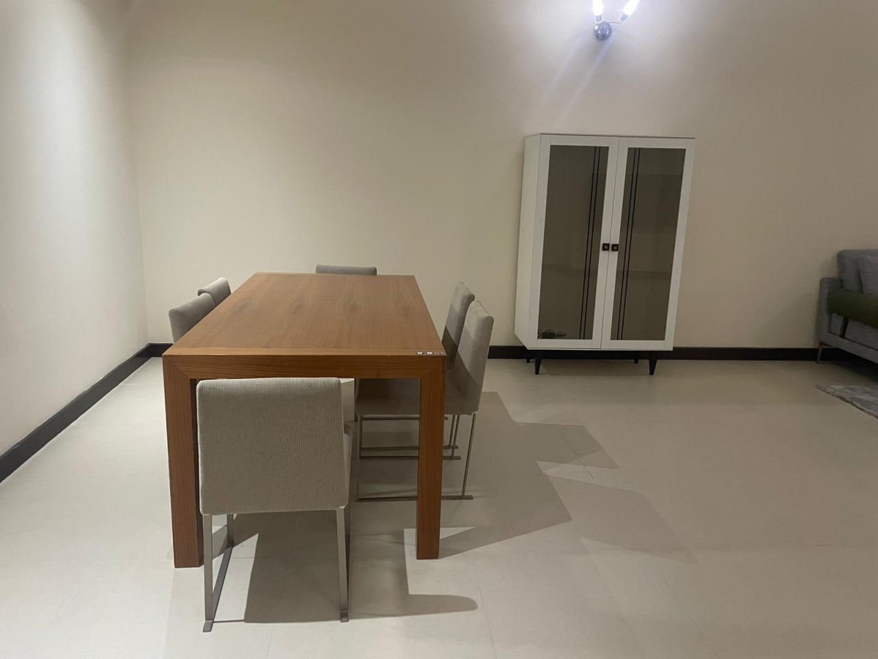 property 305 image 4