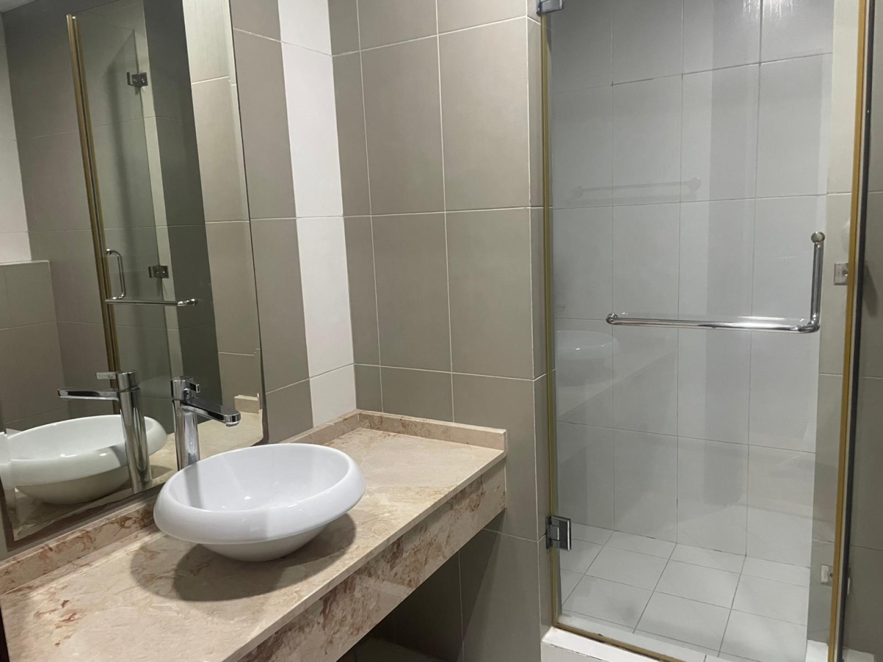 property 305 image 9