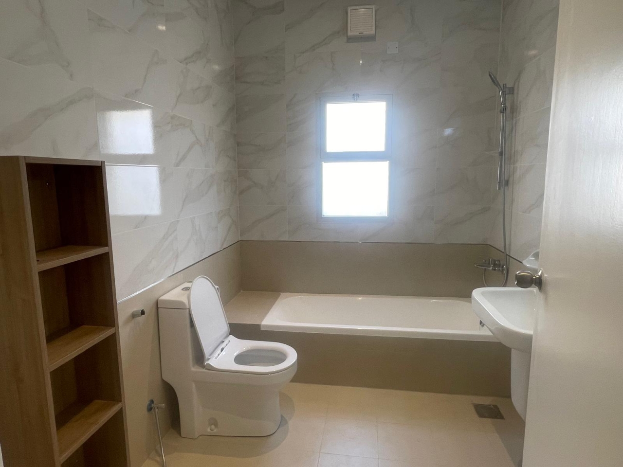 property 323 image 5