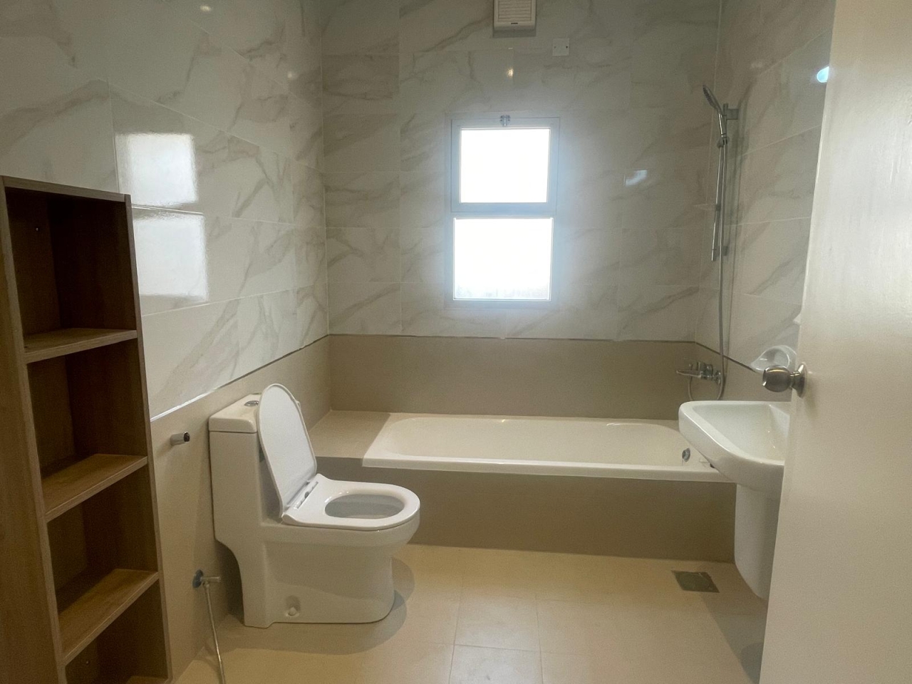 property 323 image 2