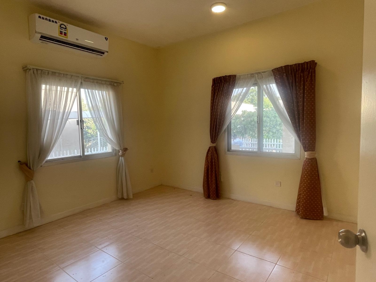 property 323 image 3