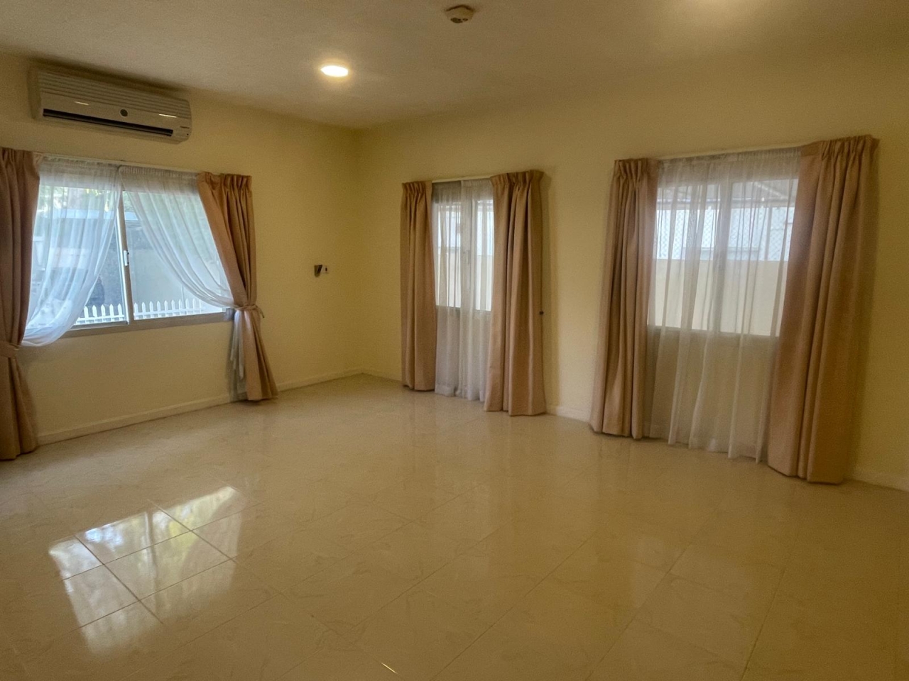 property 323 image 13