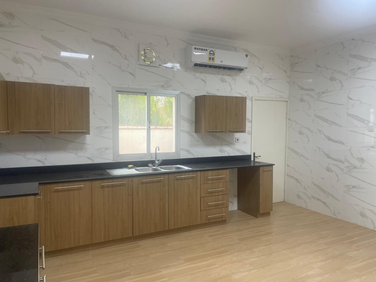 property 323 image 11