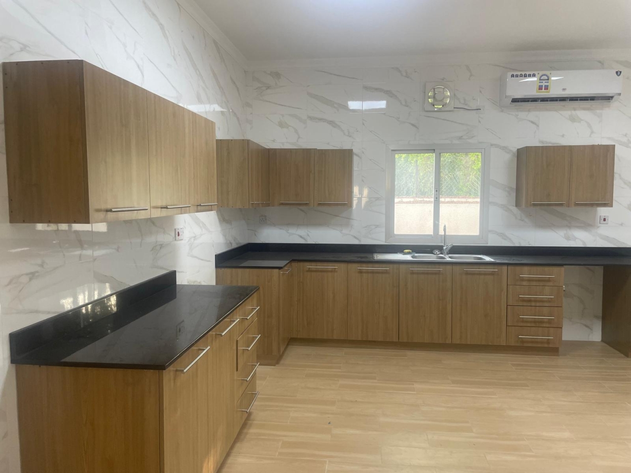 property 323 image 10