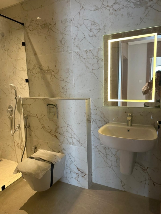 property 324 image 0