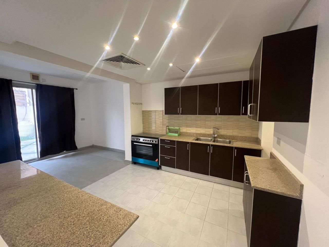 property 340 image 3