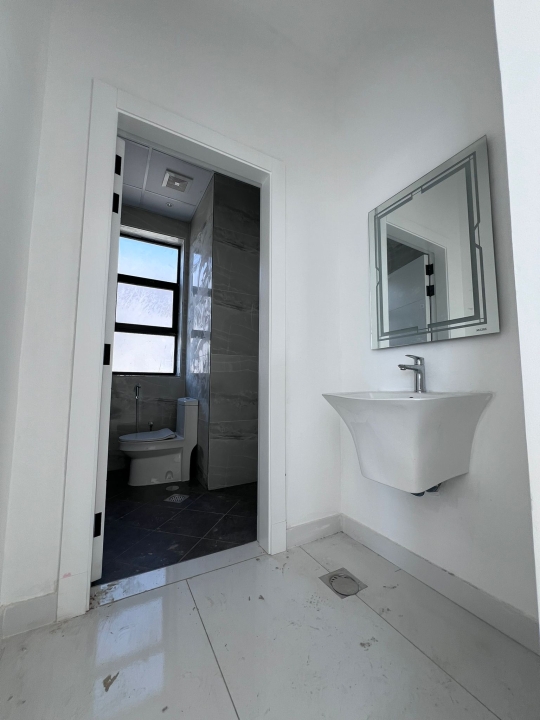 property 354 image 1